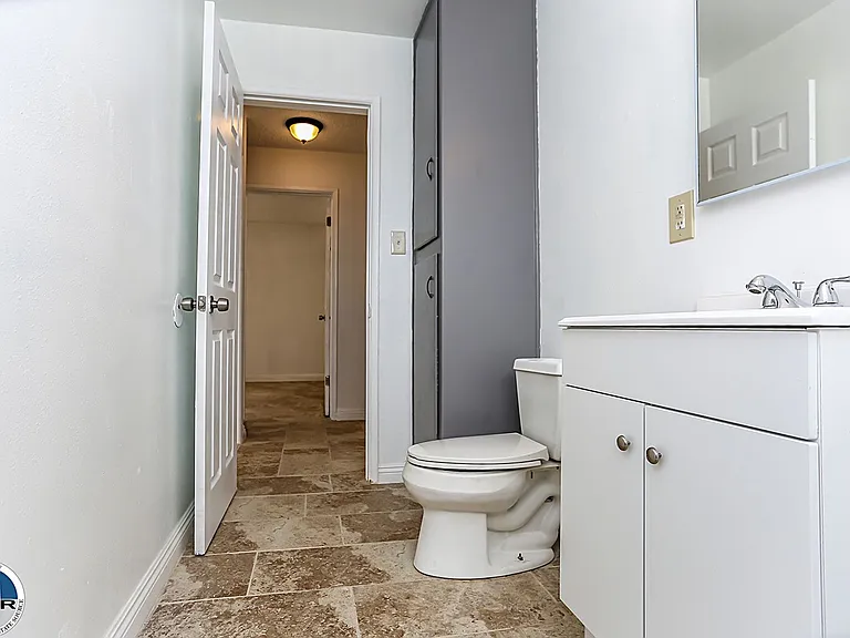 284 N Garnet Way — Photo 14