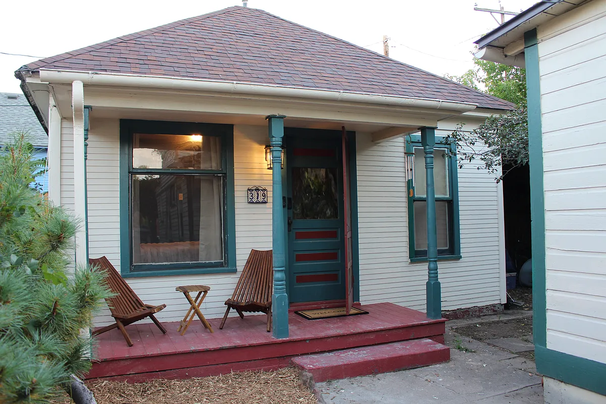 Building Photo - 319 E Willamette Ave