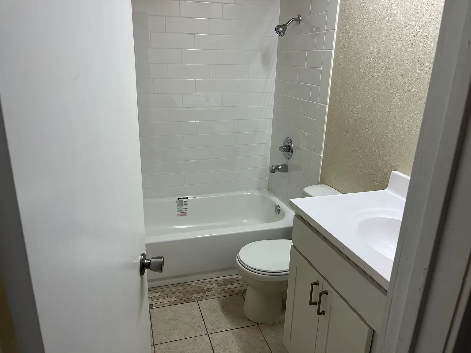 2940 Rolling Hills Dr — Photo 4