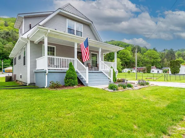 1022 S Shady Ave, Damascus, VA 24236