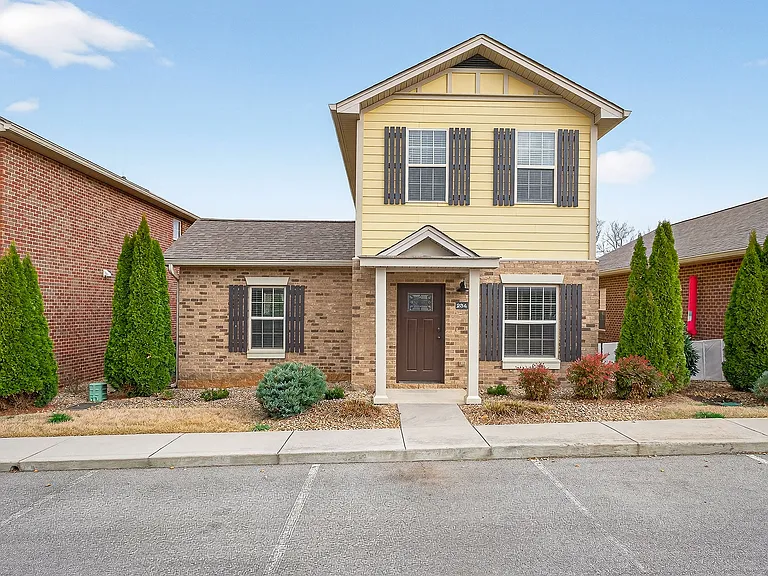 99 Copper Springs Cir #152 — Photo 2