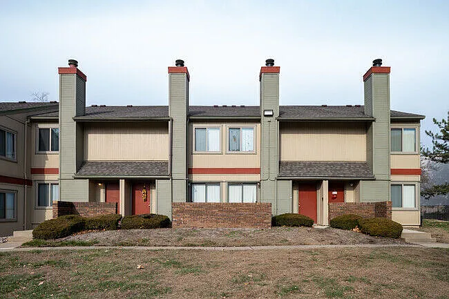 Stonehaven Apartments — Photo 29