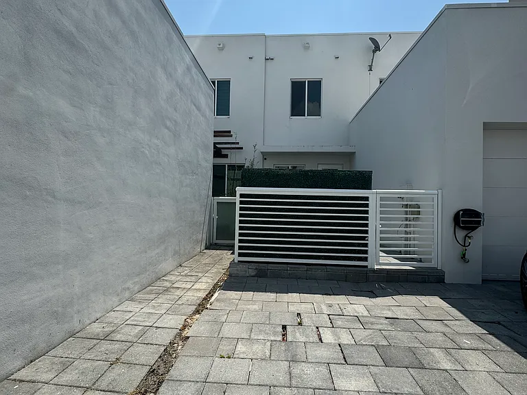 6472 NW 103rd Pl — Photo 17