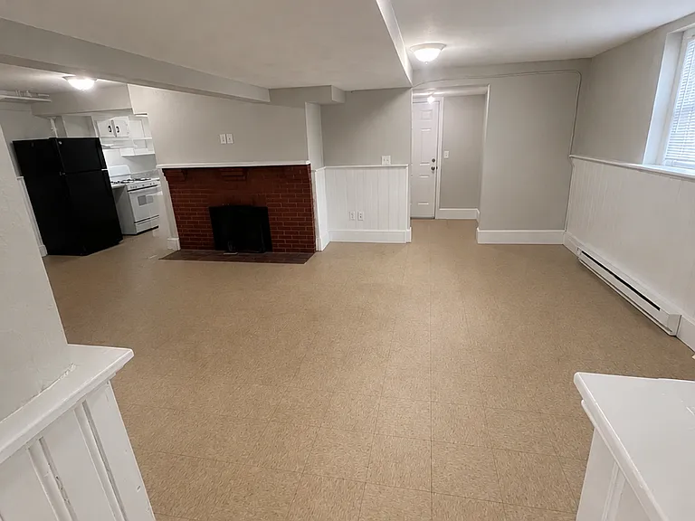 240 Robbins St #1 — Photo 2