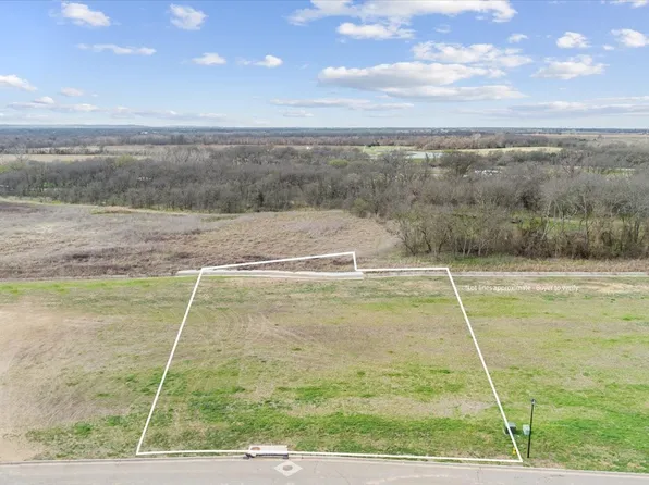 109 Amistad Cir, McGregor, TX 76657