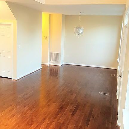 5th image of 623 Marshall Dr NE