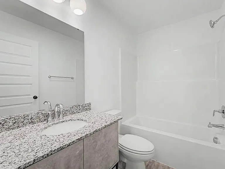 501 Solar St — Photo 9