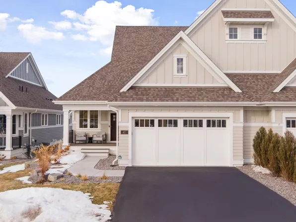 47 Spring Farm Rd, North Oaks, MN 55127