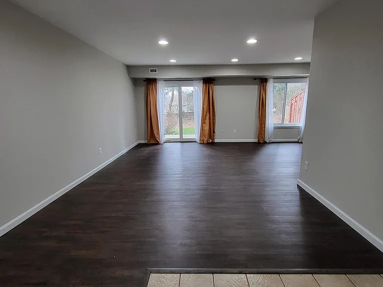 1006 Worthington Dr — Photo 9