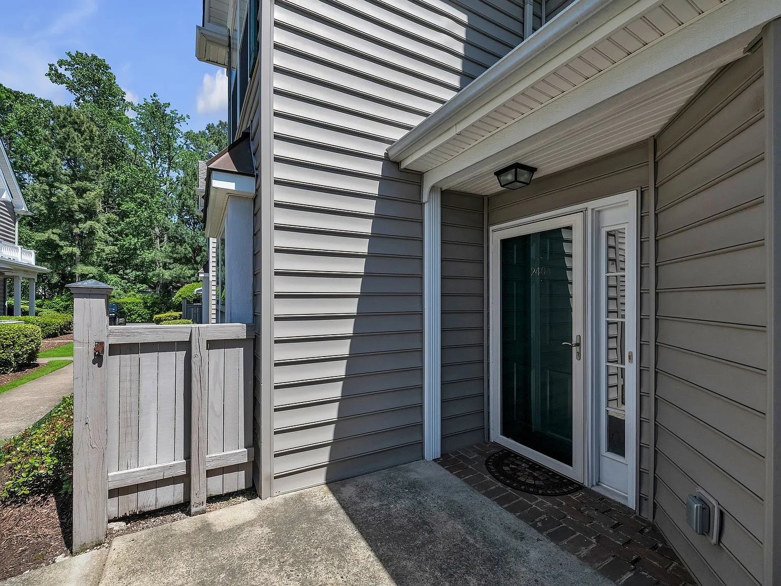 2 bed, 1244 sqft, $1,995 — Photo 2