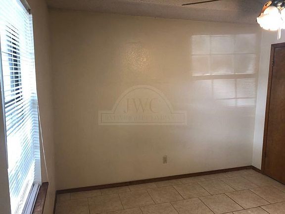 5th image of 1903 Windward Dr Unit A