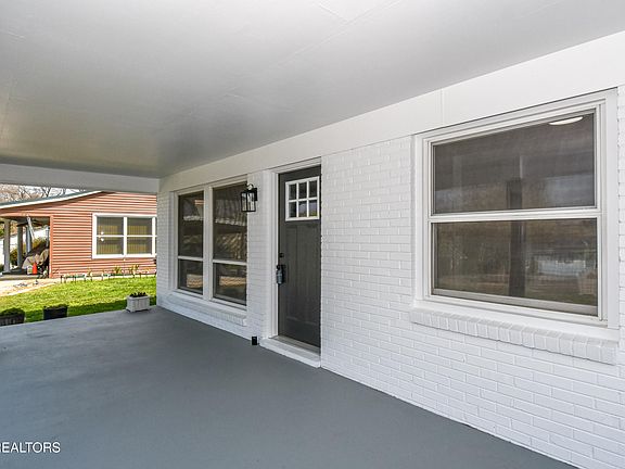 4th image of 3014 Sanderson Rd