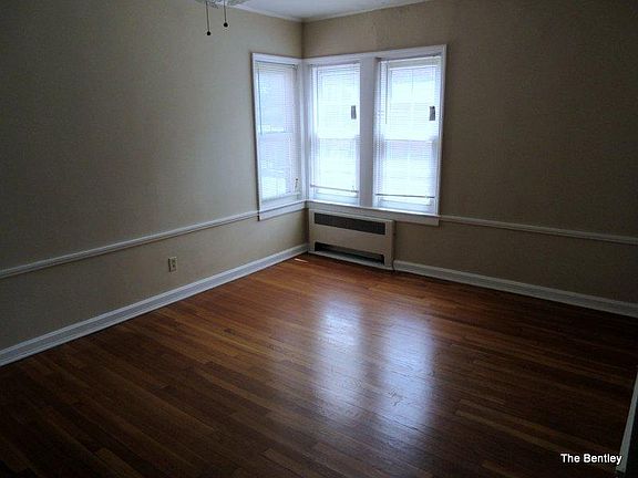 2nd image of 15605 Van Aken Blvd APT 5