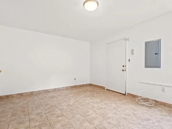 3651 Meadow Lane image 10 of 31