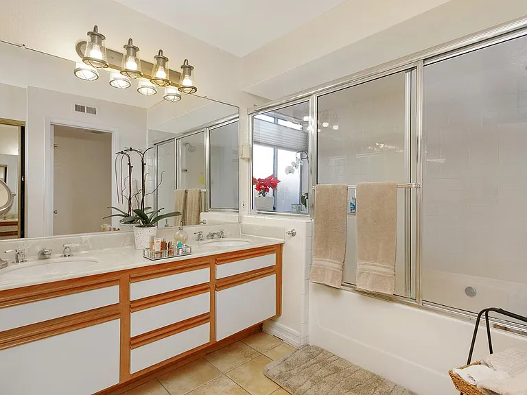 1565 Roma Dr — Photo 18