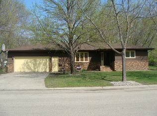 206 11th St SE, Barnesville, MN 56514