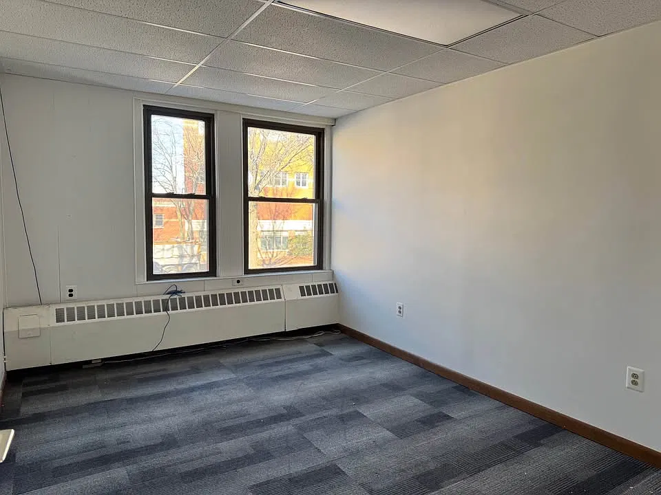 3 bed, $1,100 — Photo 4