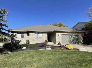 16326 Decatur Cir, Omaha, NE 68118
