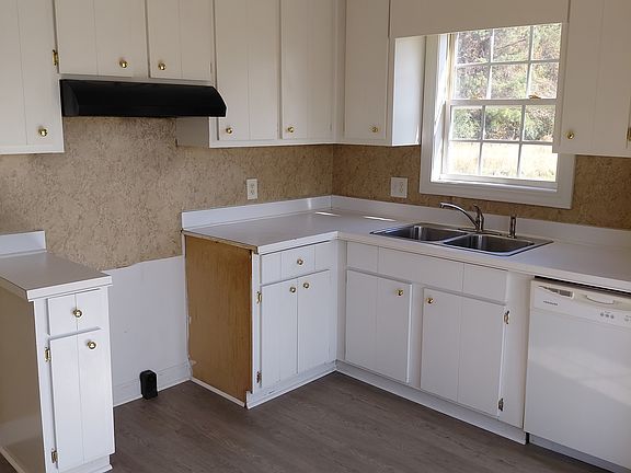 5th image of 301 Archer Dr