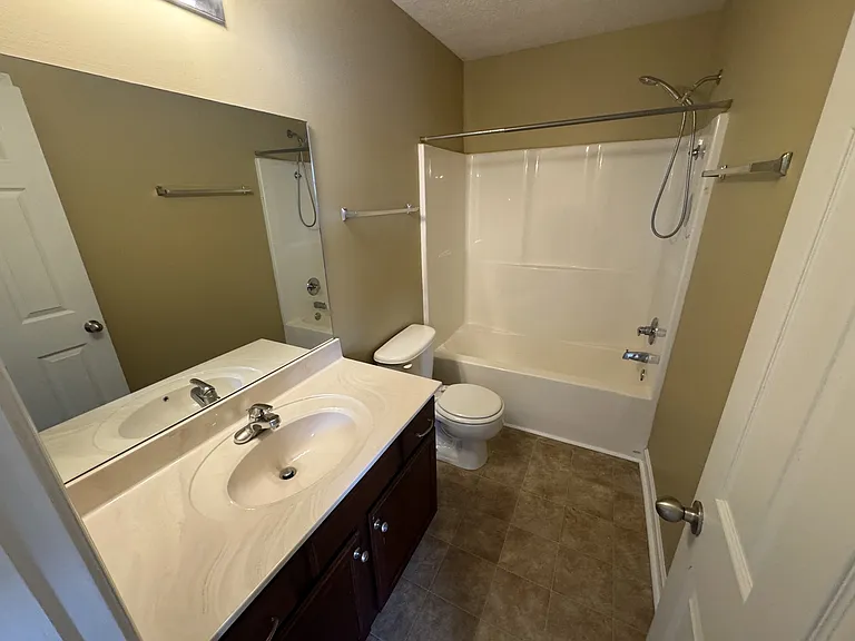 915 Tapoco Ct — Photo 10