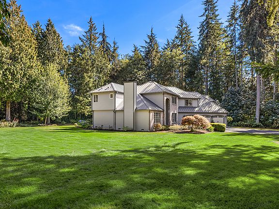 A very rare find with 2.45 useable, light and bright, park-like acres with southern and western exposure.