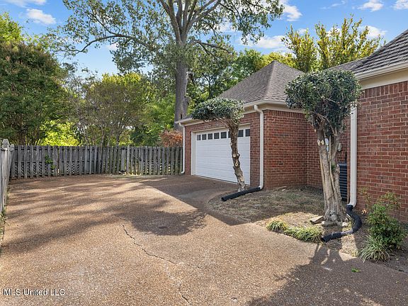 4th image of 7204 Golden Oaks Loop E
