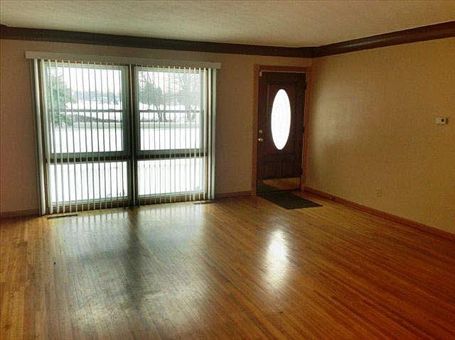2nd image of 2136 Smith Rd