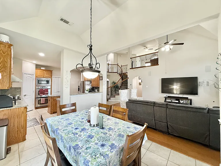 7430 Hidden Cove Ln — Photo 10