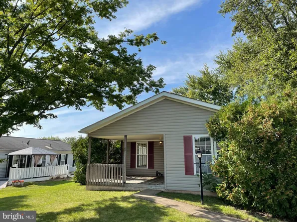 94 Acorn Ct E, New Hope, PA 18938