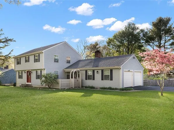 54 Bishop Dr, Cumberland, RI 02864