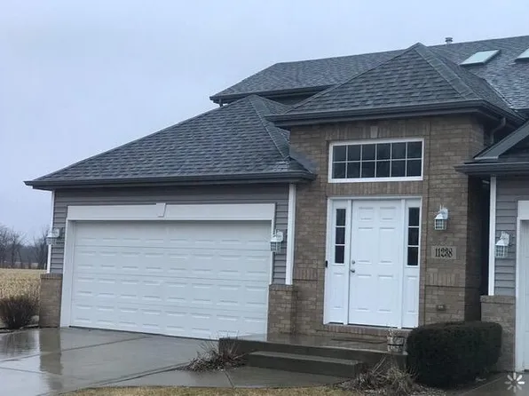 11238 Pike Pl, Winfield, IN 46307