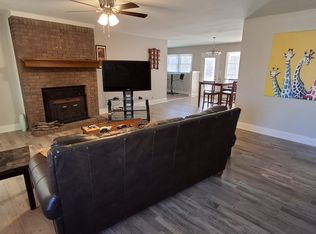 7520 Amanda Cir SW #4, Huntsville, AL 35802