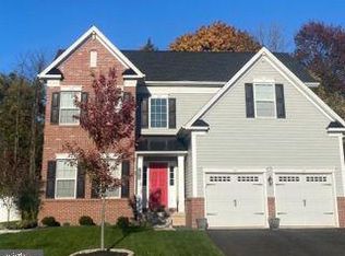 1010 Bayberry Dr, Pennsburg, PA 18073