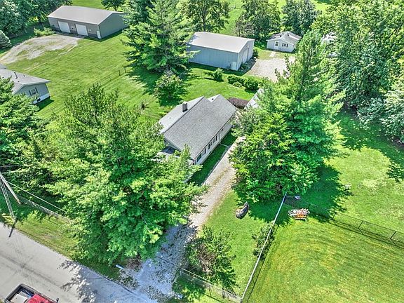 4th image of 471 Tohill Rd