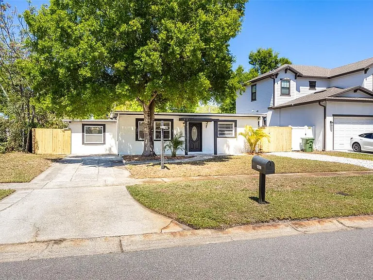 4427 W Oklahoma Ave — Photo 3