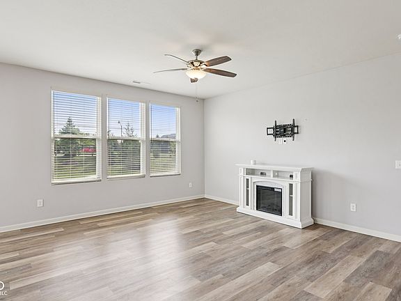 4th image of 598 Harstad Blvd