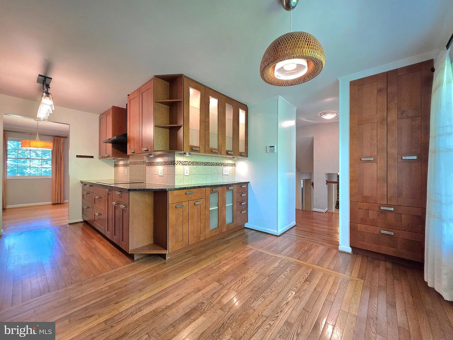 4 bed, 2230 sqft, $4,300 — Photo 4