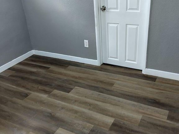 4th image of 1217 E HESS Avenue