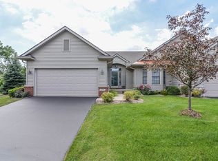 6182 Green Ash Dr, Brighton, MI