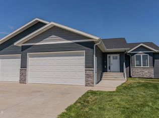 6300 Mercedes Dr, Bismarck, ND 58504