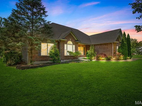 1209 Chestnut Ct, Farmington, MO 63640