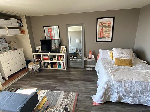 2nd image of 604 S Washington Sq #36-1613