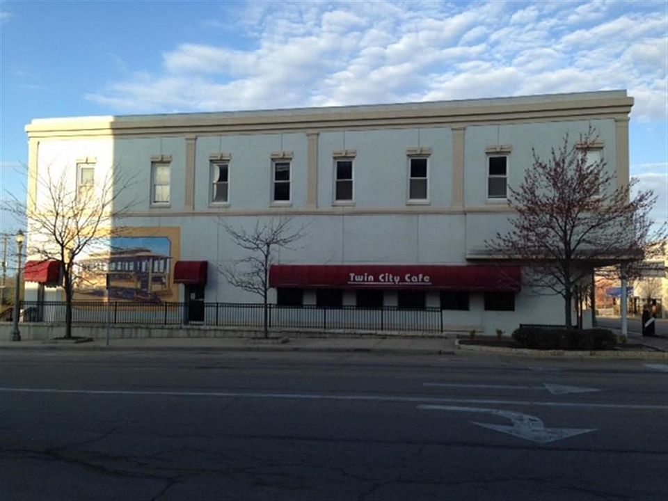 2nd image of 23 E 3rd St