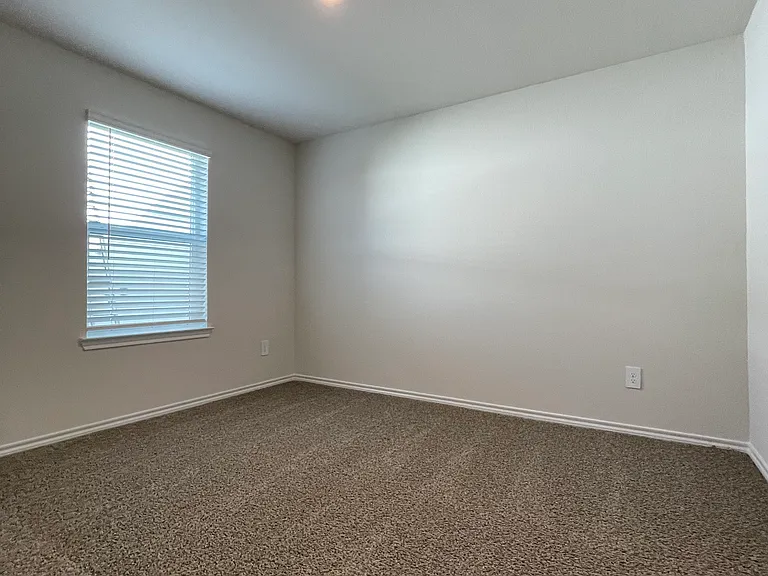744 Sweet Pea Dr — Photo 16