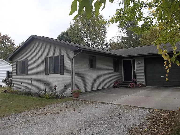 5098 Budd St — Photo 3
