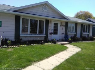 5481 Colony Rd, Grand Blanc, MI 48439