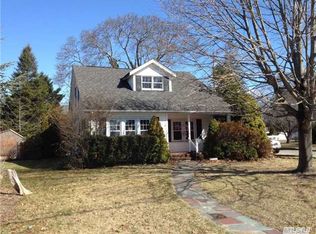 57 Brook St, West Sayville, NY 11796