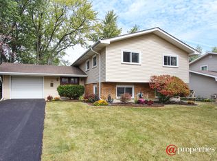 640 Northview Ln, Hoffman Estates, IL 60169
