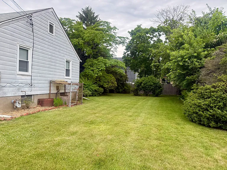 1777 Stone Ave — Photo 4