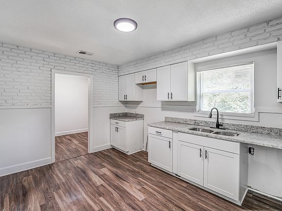 5th image of 1473 Oberle Ave